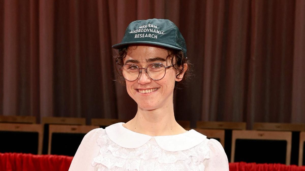 ELLA EMHOFF | Todo sobre Ella Emhoff, la hijastra de Kamala Harris que triunfa como modelo, artista, activista, reina del crochet y nueva musa Z