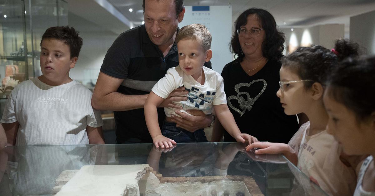 Ancient jar smashed by “curious” 4-year-old is back on display at museum after repairs