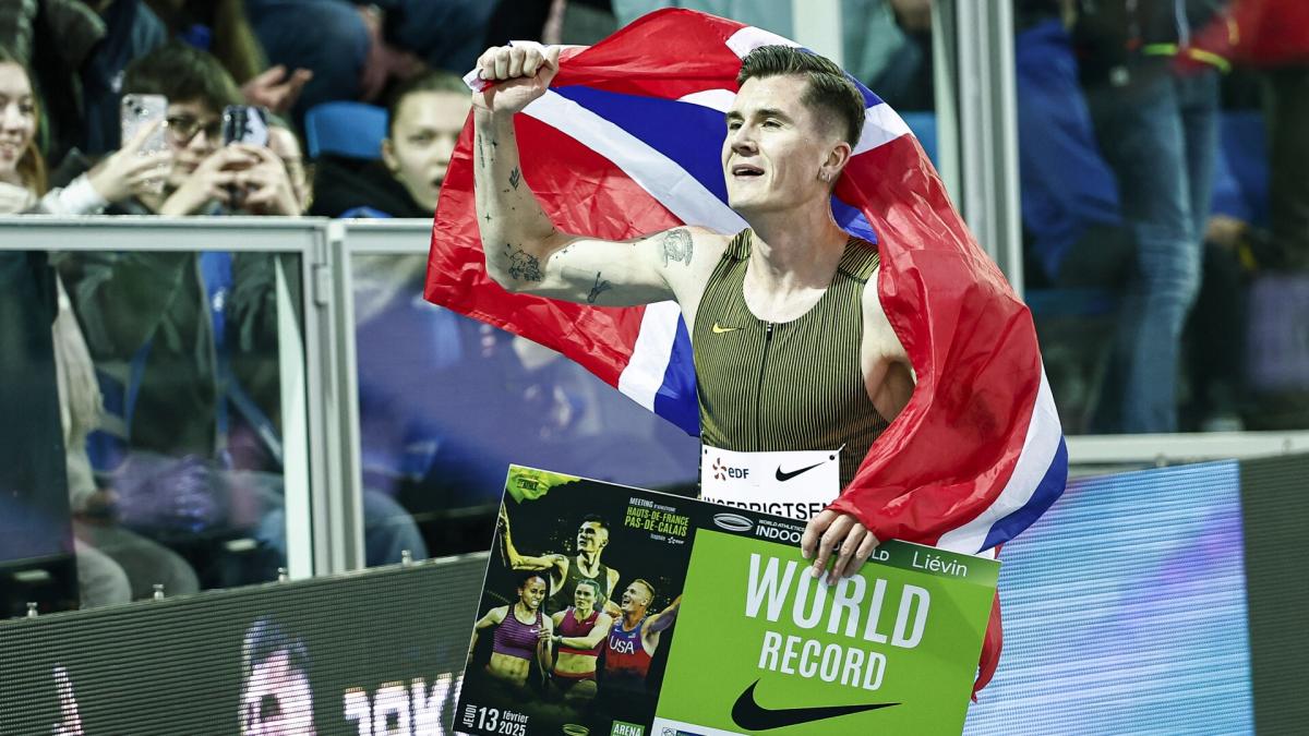 Jakob Ingebrigtsen breaks Yared Nuguse’s indoor mile world record; 2 world records in 16 seconds