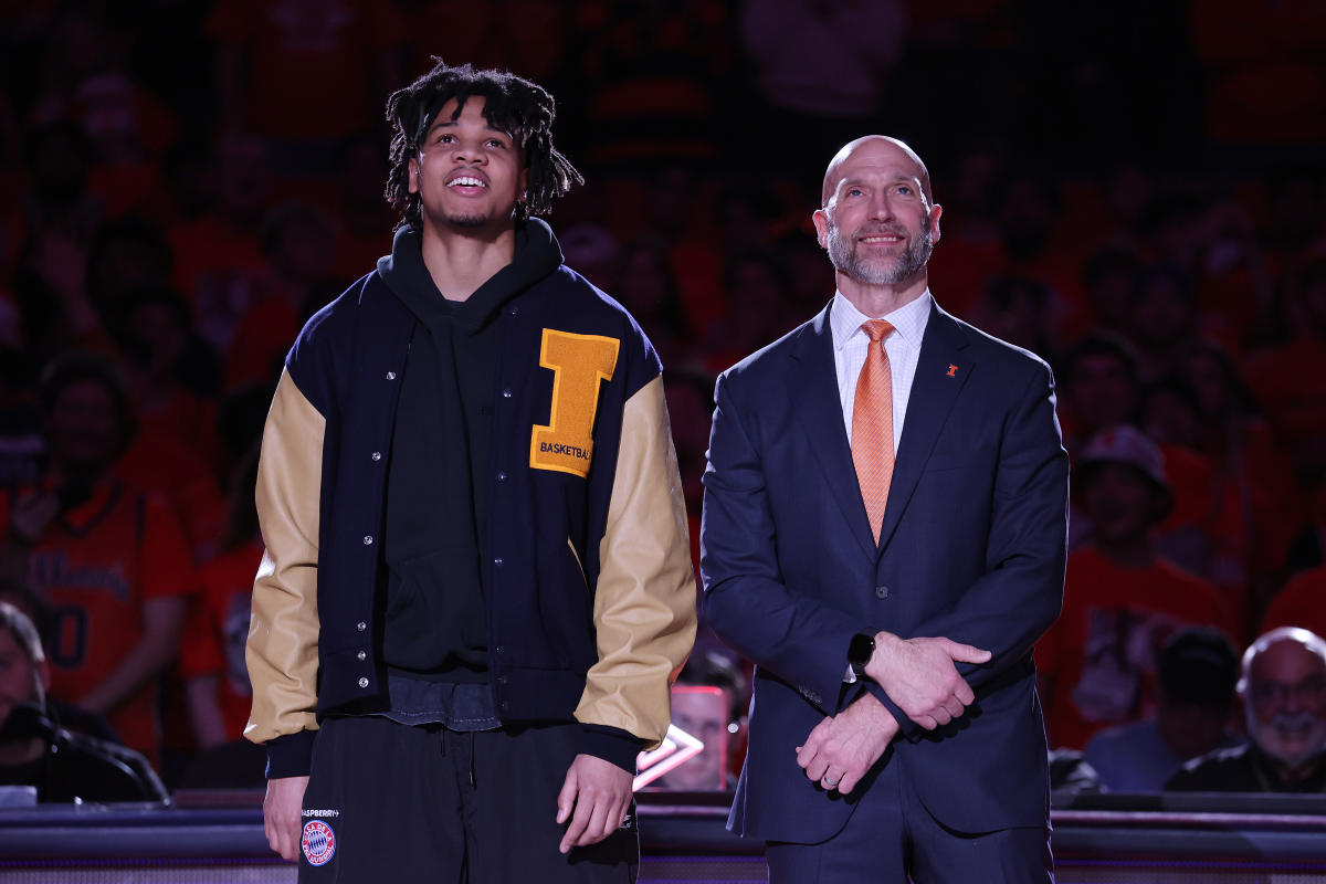 Illinois AD apologizes for Terrence Shannon Jr.’s jersey being hung upside-down during pregame ceremony