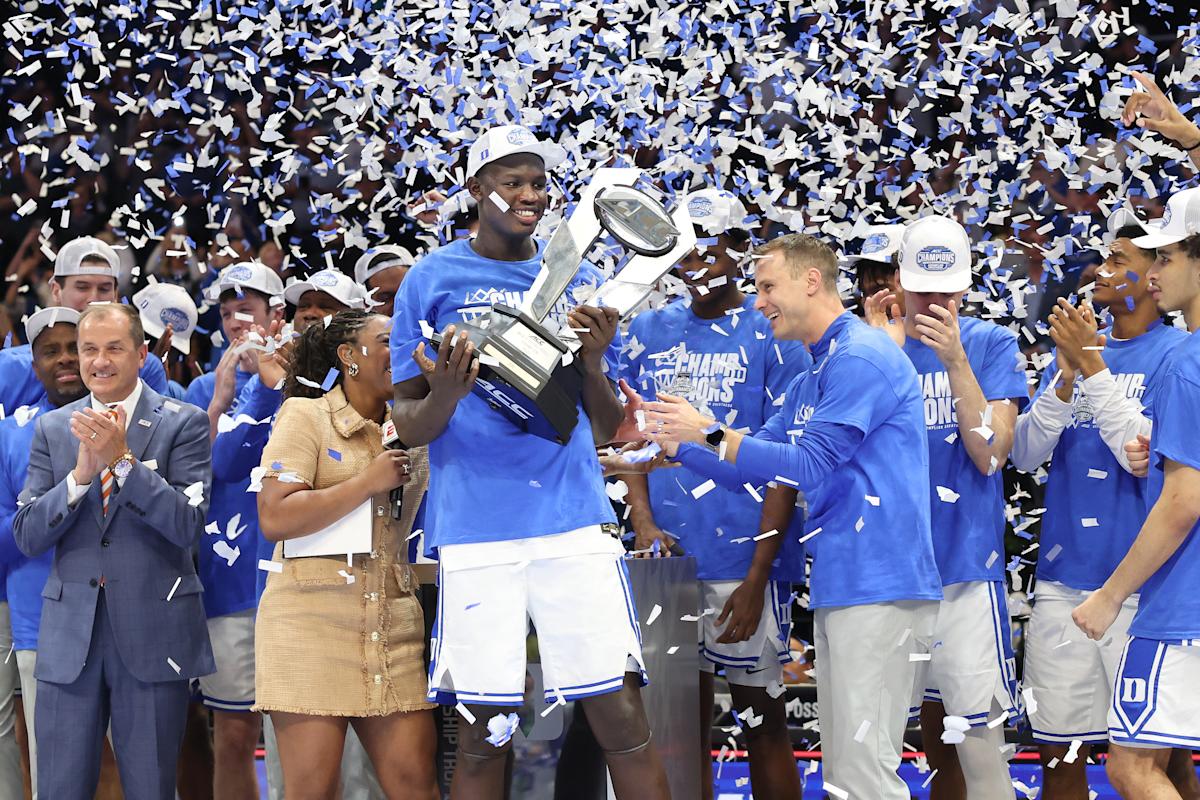 2025 NCAA tournament picks: Predictions, odds, lines, schedule for East Region, searching for a Duke foil