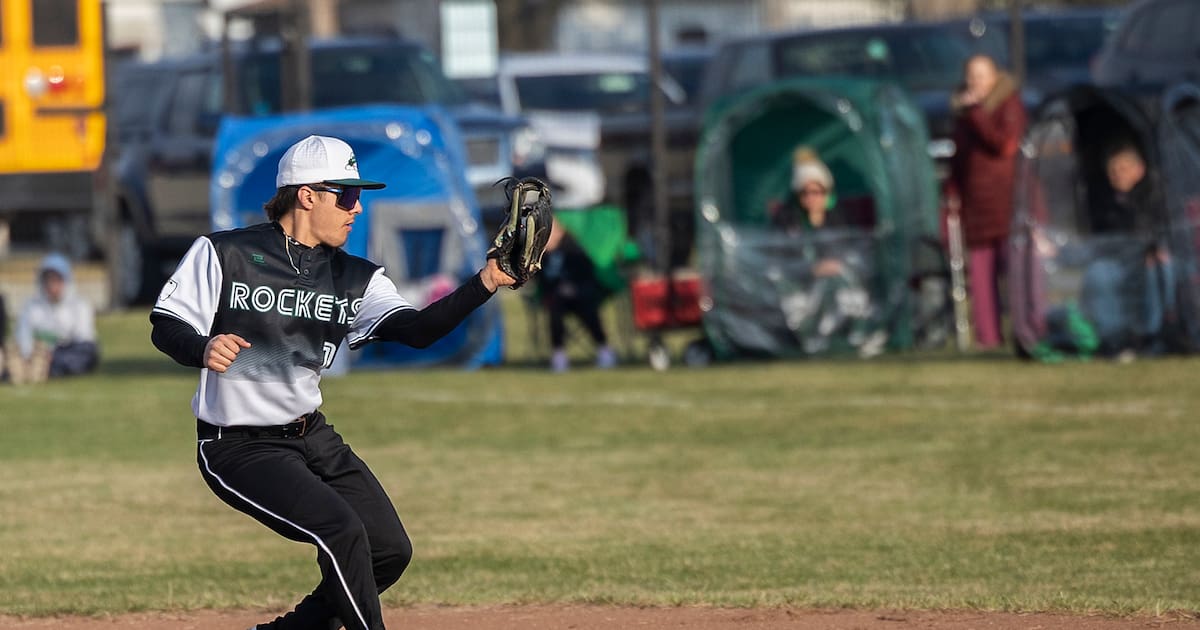 Dixon baseball sweeps Rockford Jefferson: Thursday's Sauk Valley roundup