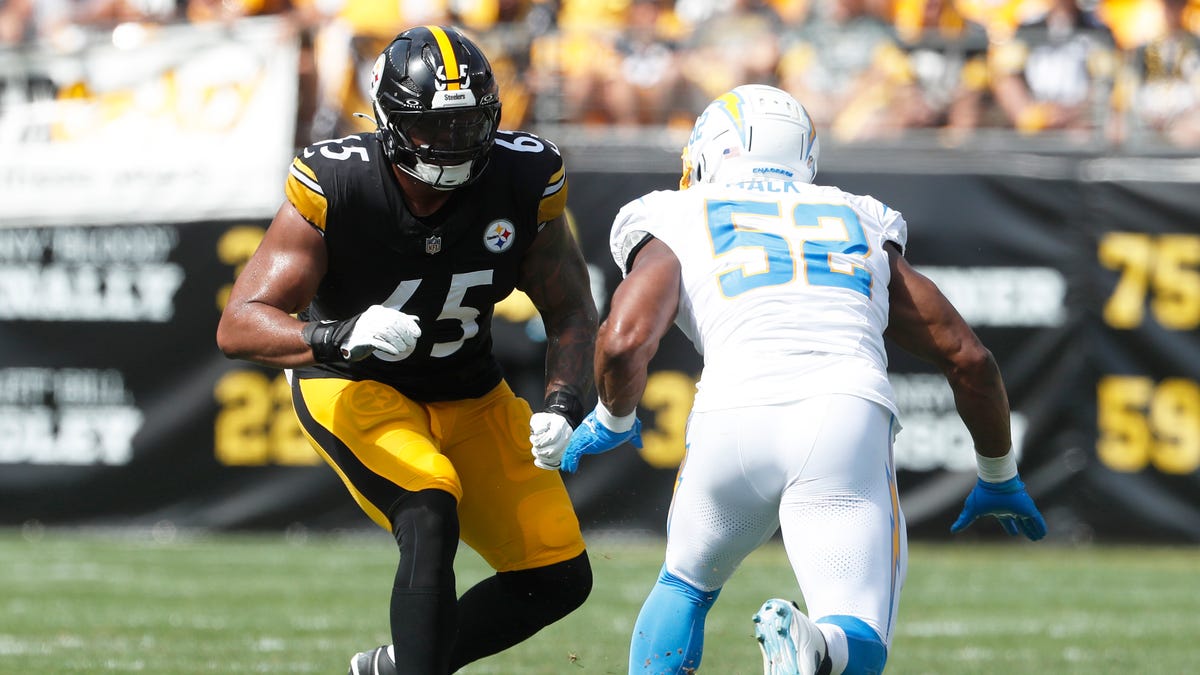ESPN gives Tennessee Titans an ‘A’ for Dan Moore signing