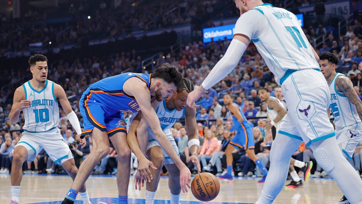 Best images from Thunder’s 141-106 win over Hornets