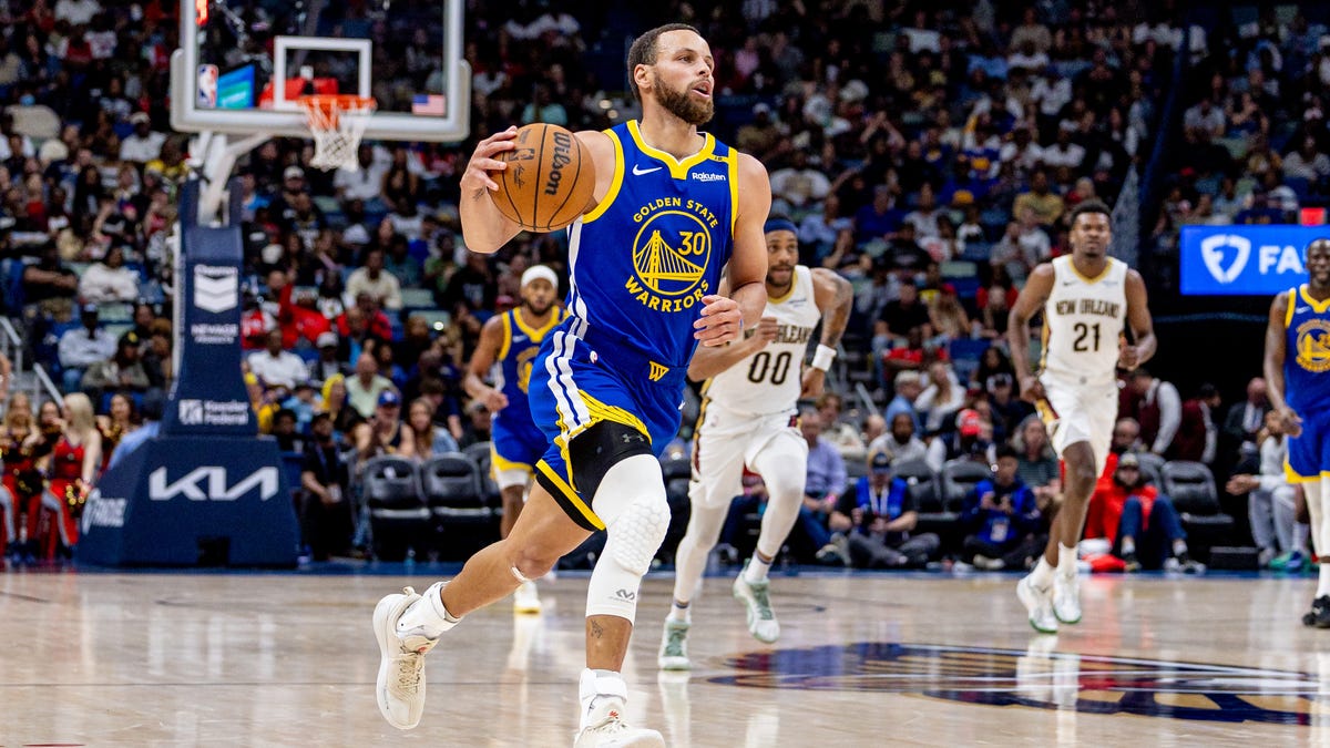How many points did he score in Warriors-Pelicans?
