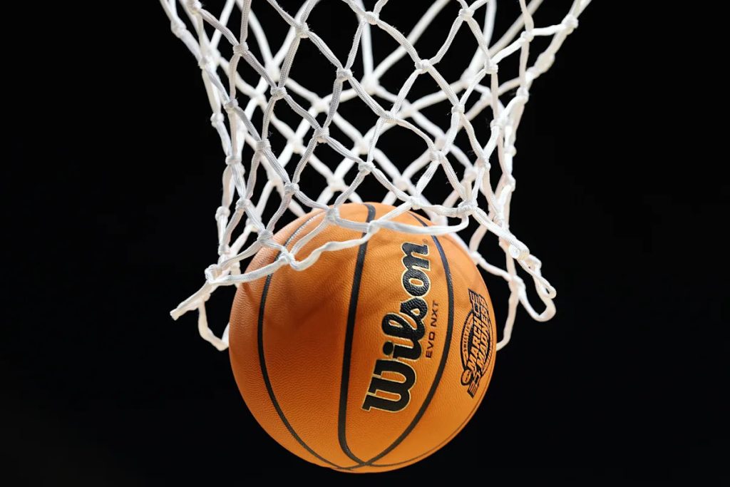 March Madness picks: Expert predictions, odds, betting lines, watch times, schedule for Friday’s Sweet 16 games