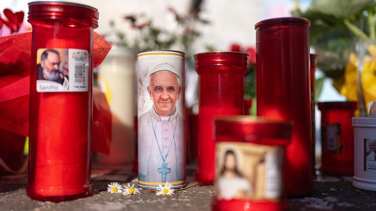 Pope Francis suffers 2 ‘acute respiratory failure’ episodes,