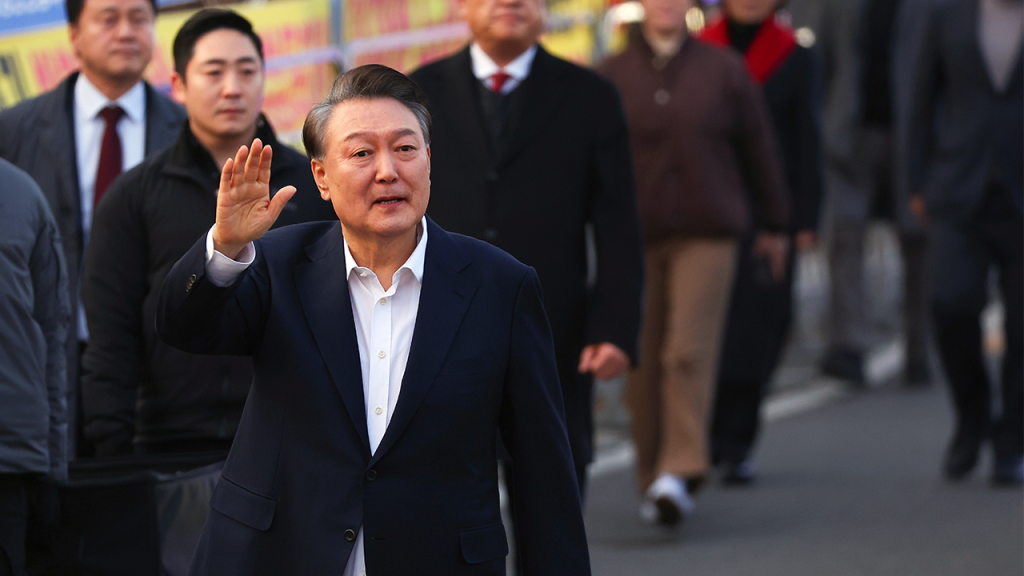 South Korea’s impeached President Yoon Suk Yeol freed from prison after canceled arrest