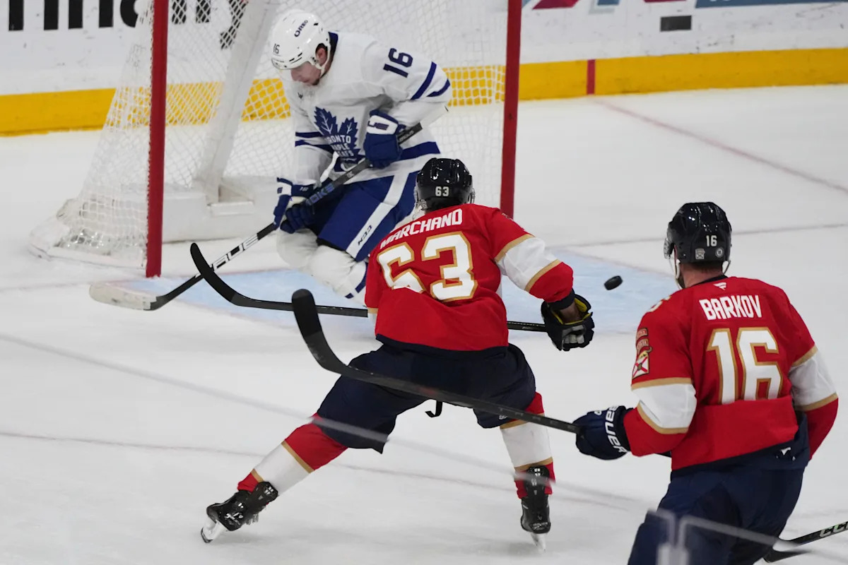 Brad Marchand gets his first goal since joining the Florida Panthers