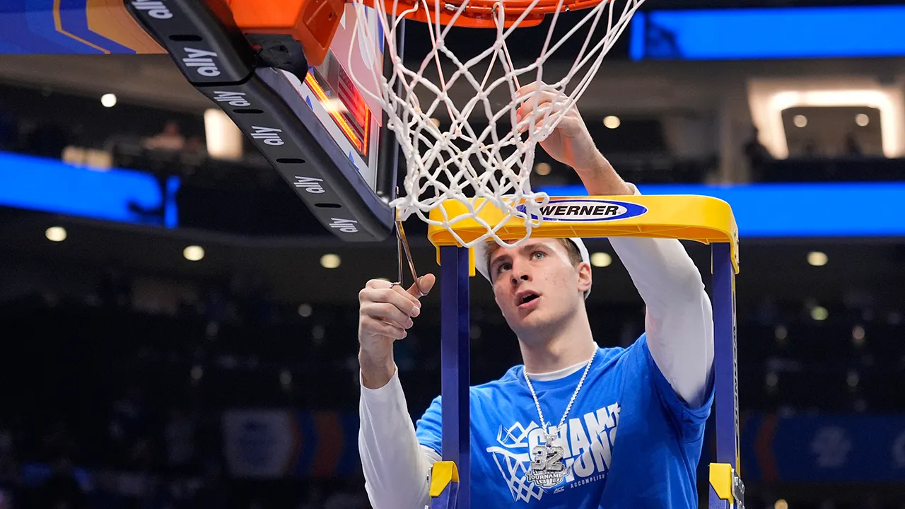 Former No. 1 pick wants Cooper Flagg to return to Duke