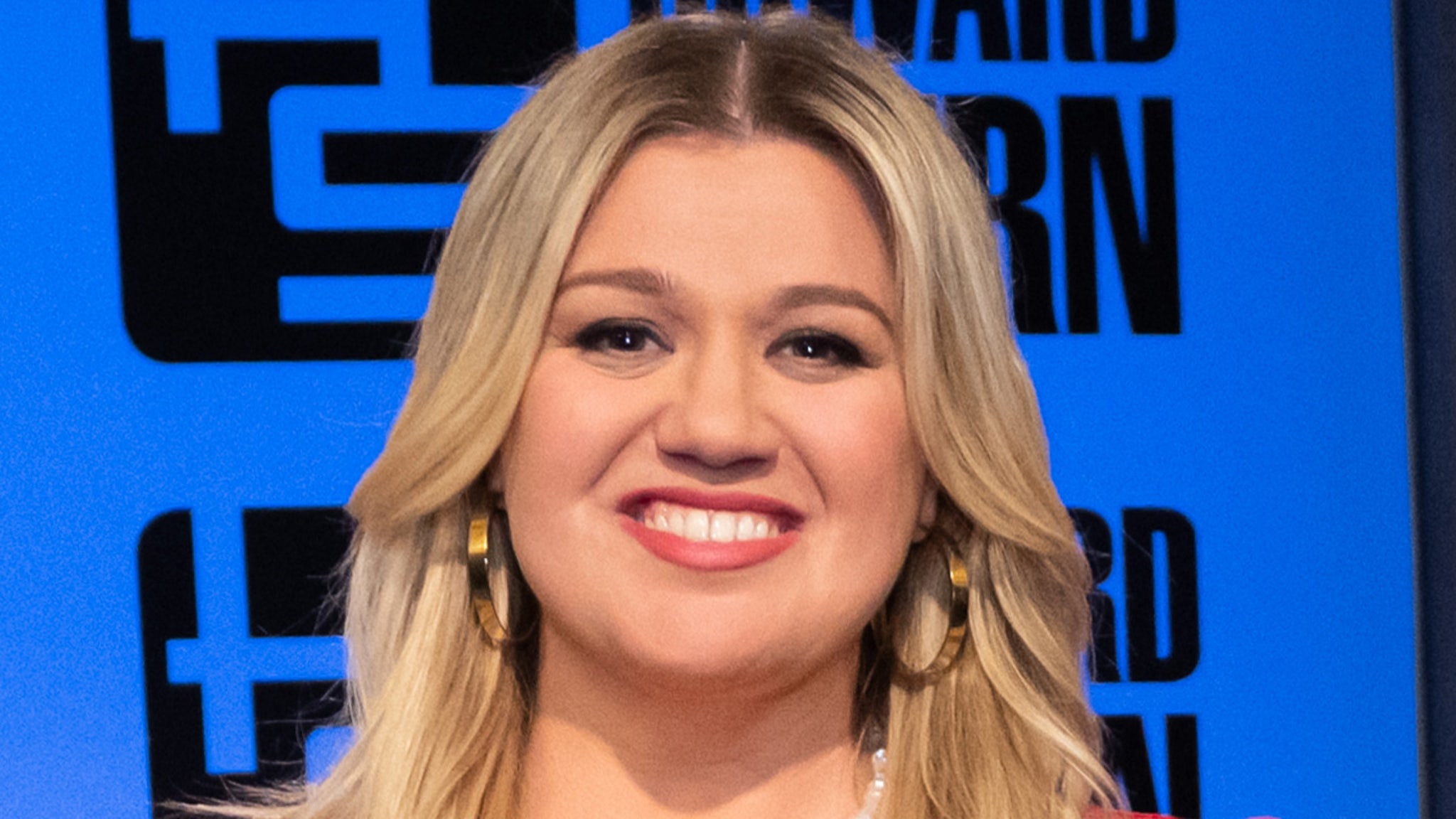 Kelly Clarkson Teases New Music After Talk Show Absence