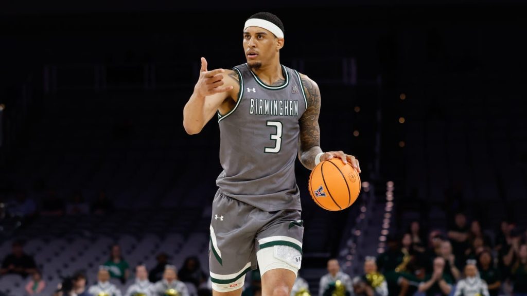 Yaxel Lendeborg, top transfer portal player, commits to Michigan