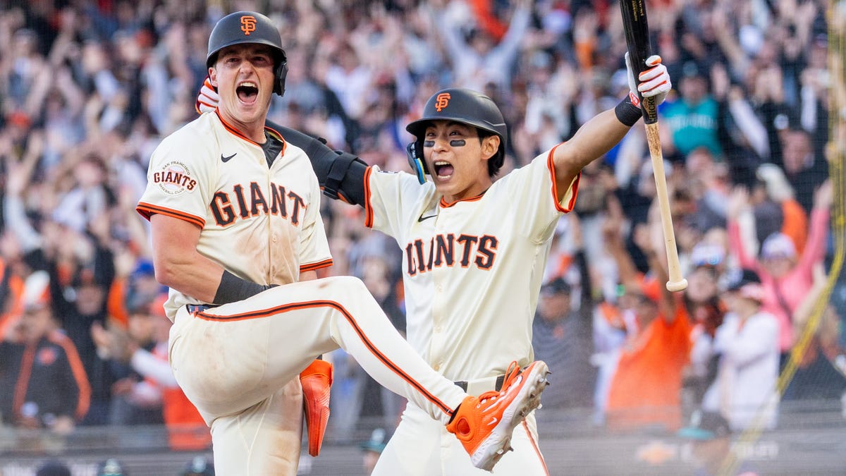 Giants and Dodgers fight atop NL West standings