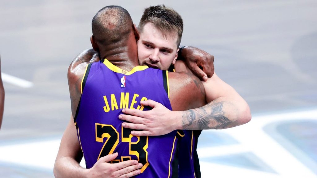 Warriors’ veterans steal home; 3s make-or-break