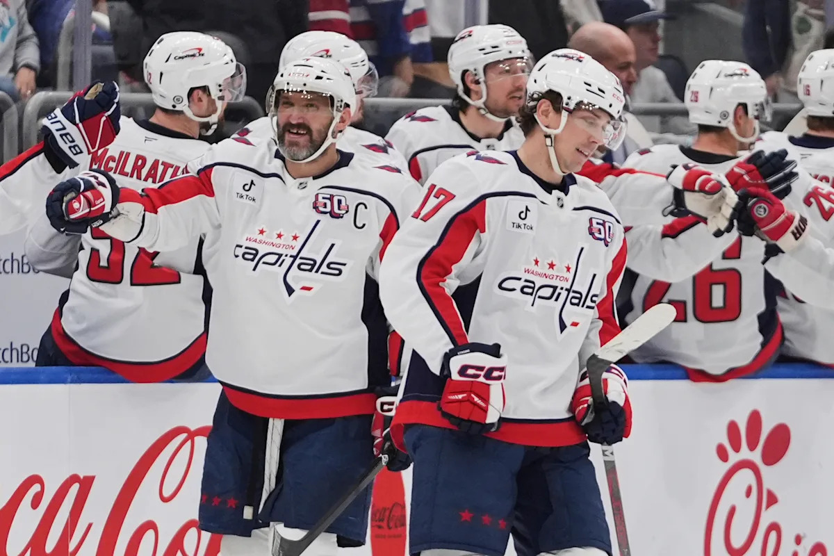 After breaking the NHL goals record, Ovechkin and the Capitals open the playoffs vs. the Canadiens