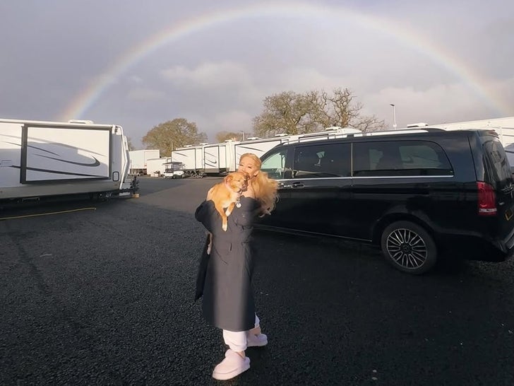 0403-Celebs-At-The-End-Of-The-Rainbow-Sub2