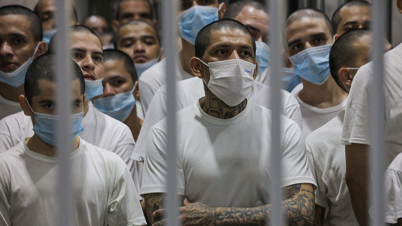 US gives El Salvador a safer travel designation than France, UK and Sweden