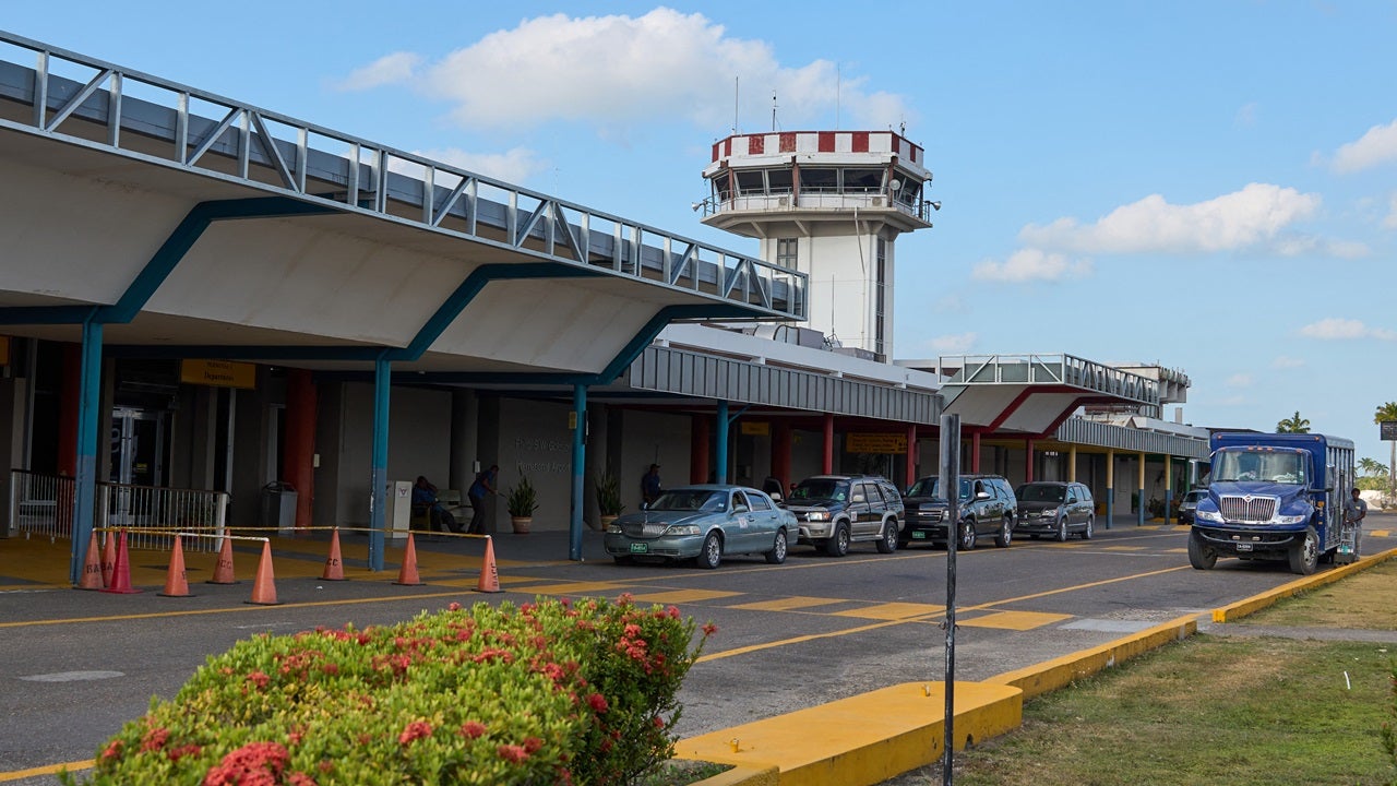 US man stabs 2 passengers and pilot before fatally shot while hijacking small plane in Belize