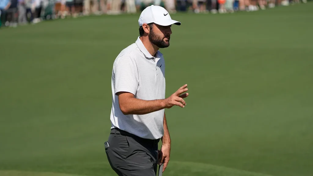 Masters moment: Scottie Scheffler drains long-range birdie putt