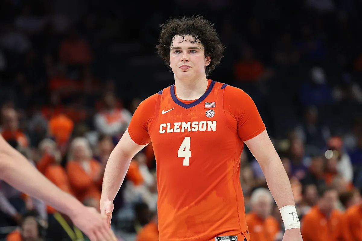 Clemson’s Ian Schieffelin will switch from basketball to football, playing tight end for Dabo Swinney