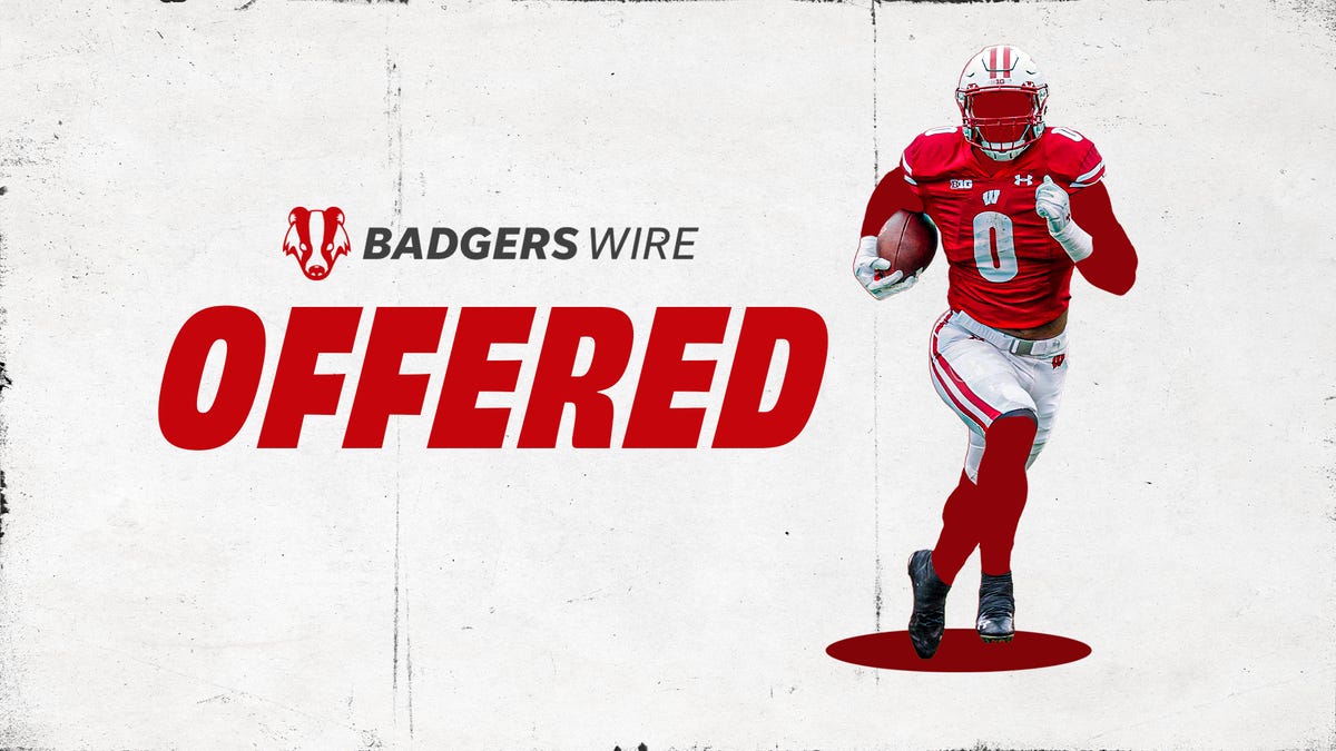 Wisconsin football recruiting 2027 wide receiver Lawrence Britt offer
