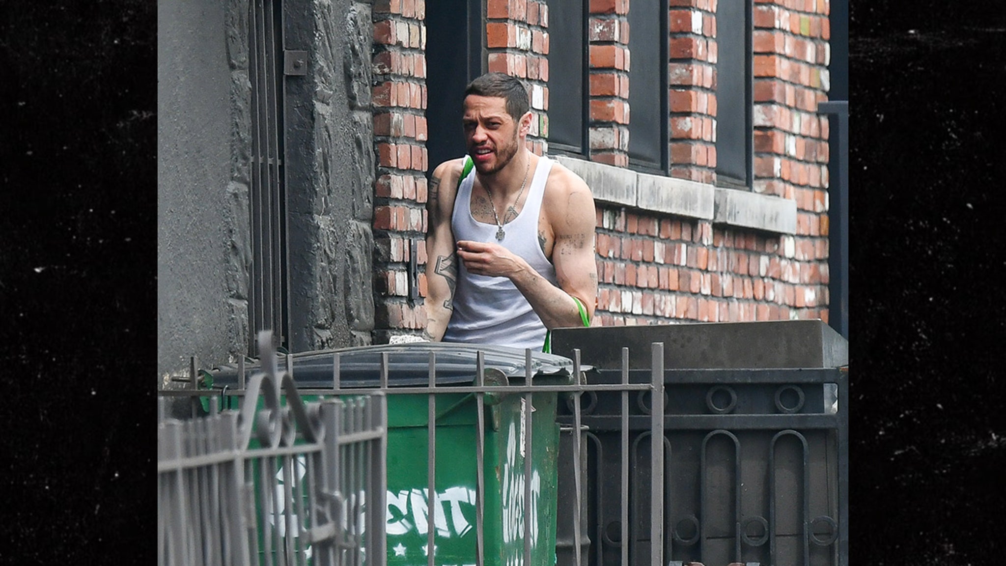 Pete Davidson Looks Jacked Bringing in Groceries Delivered to NYC House