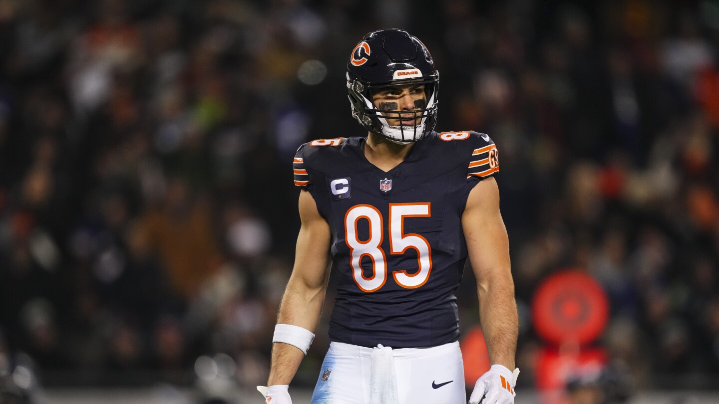 Cole Kmet was surprised by Colston Loveland pick, now understands Bears’ vision