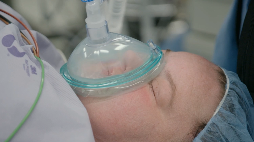 ‘1000-lb Sisters’ Star Amy Undergoes Surgery to Correct Lazy Eye, on Video