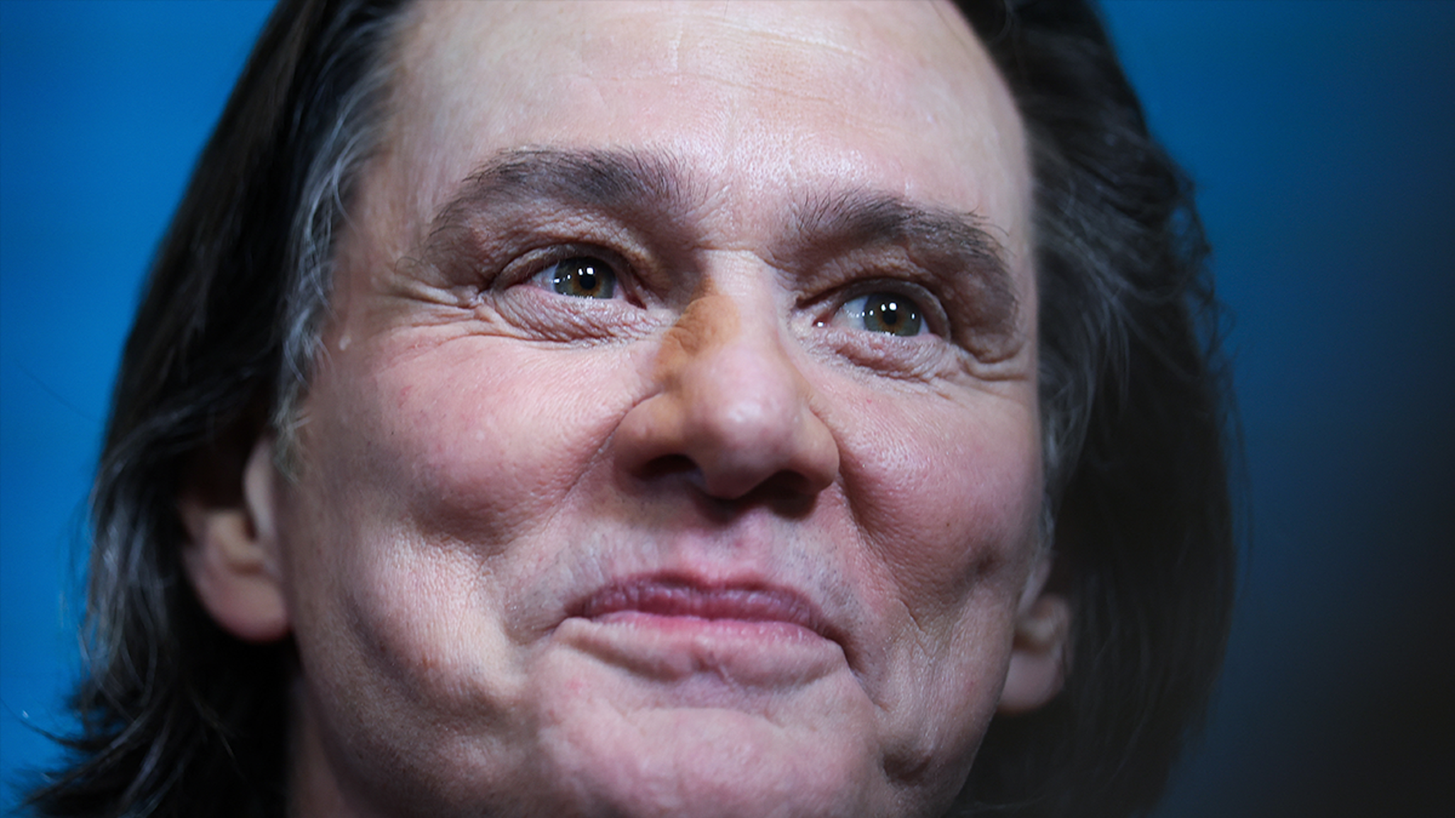 Jim Carrey’s Awards Show Appearance Has People Overanalyzing His Looks