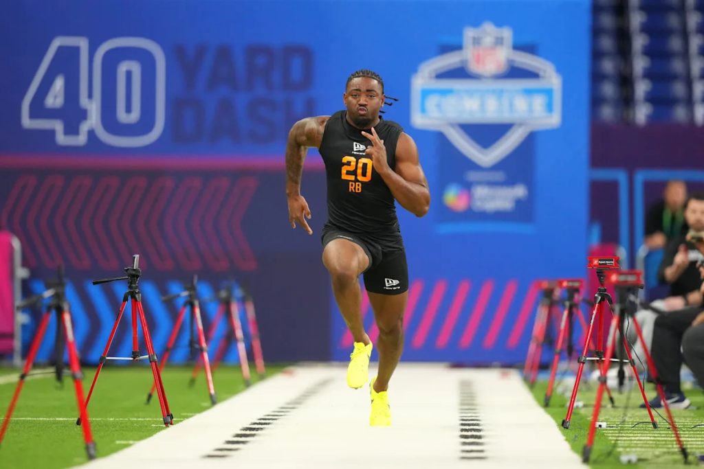 Arkansas prospect Mike Washington Jr. emotional after posting fastest 40-yard dash among running backs