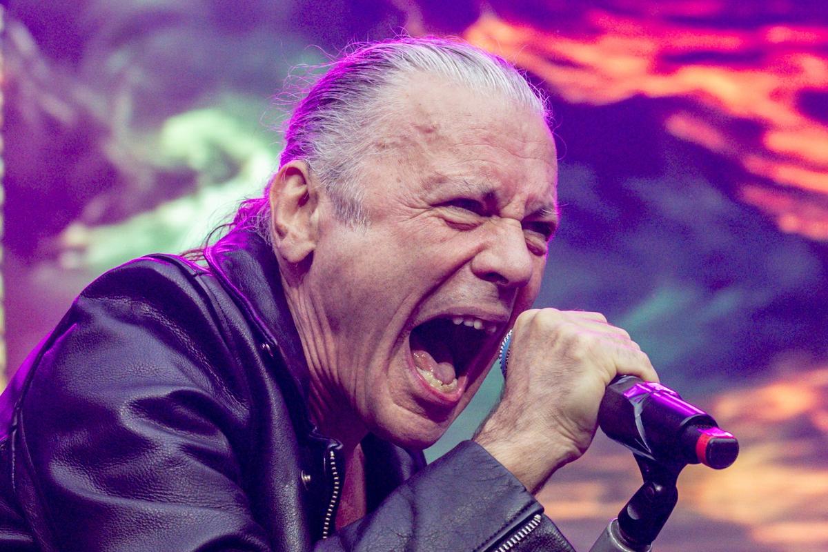 The Stage Stunt That’s Too Mad Even for Bruce Dickinson