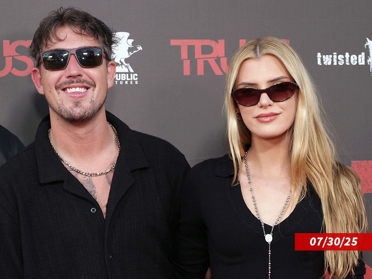 alissa-violet-ryan-pownall-sub-getty-1