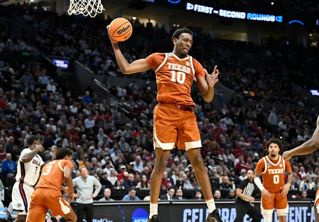 Texas basketball loses sophomore forward Nic Codie to transfer portal