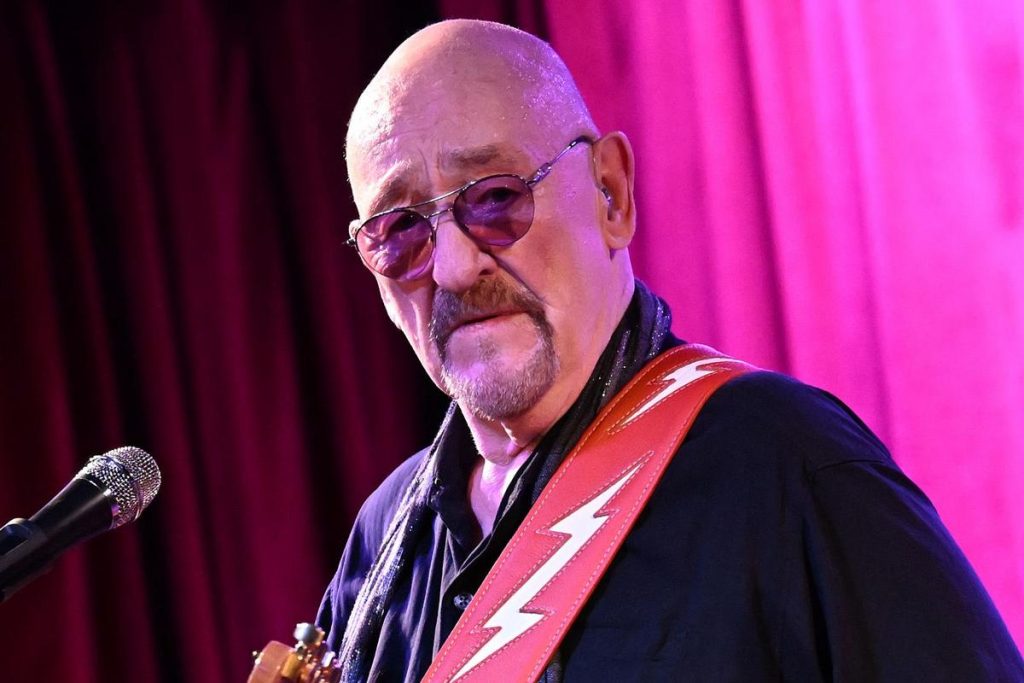 Revisiting Dave Mason’s Final Concert
