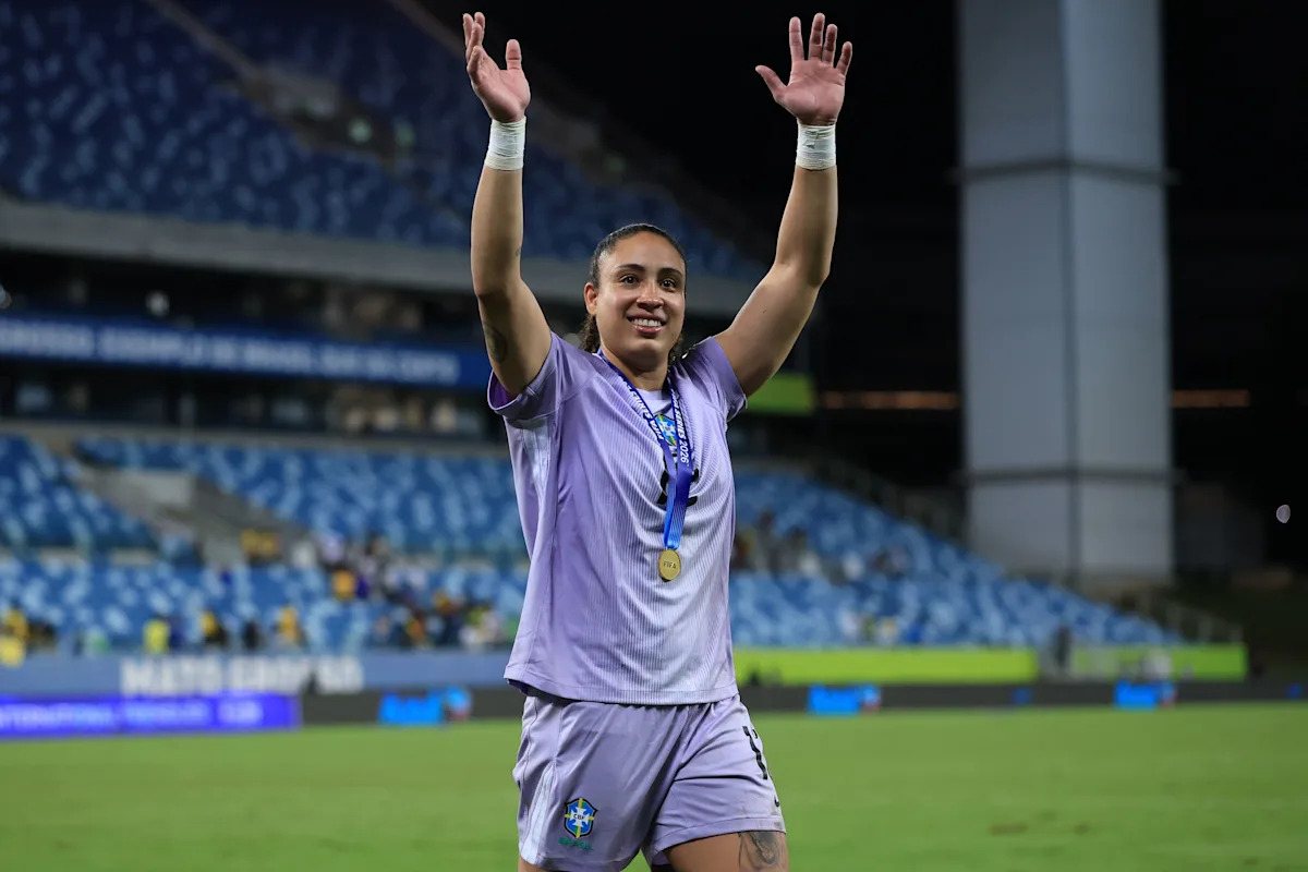 Lelê shines with crucial saves as Brazil win FIFA Series title