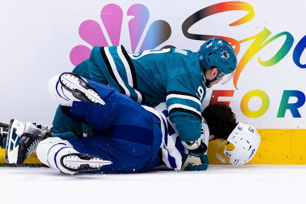 Sharks win 4th straight to improve playoff hopes, beating the Maple Leafs 4-1