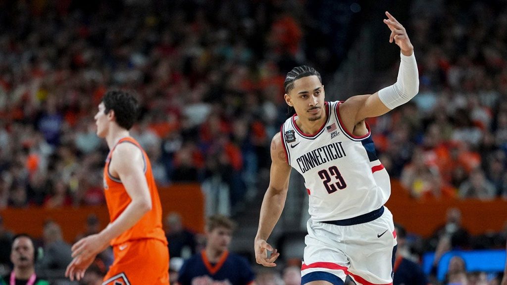 UConn wins Final Four matchup over Illinois