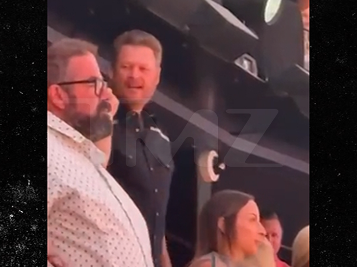 052426_blake_shelton_clse-up-sub