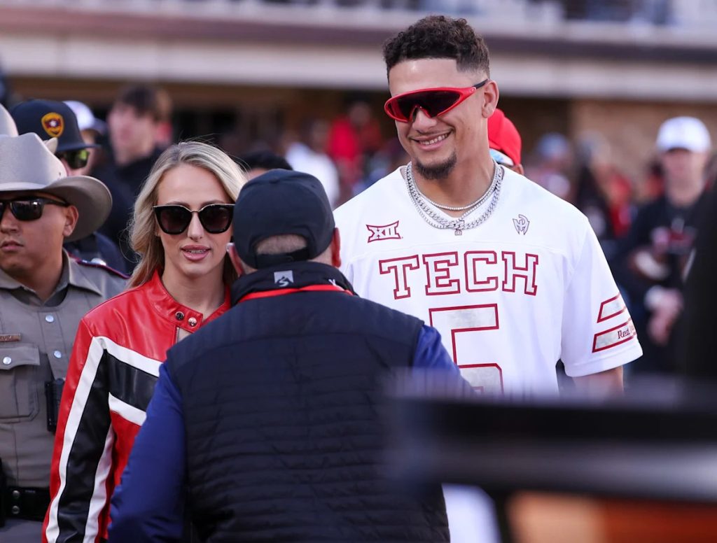Patrick Mahomes returns to Women’s College World Series for Texas Tech softball