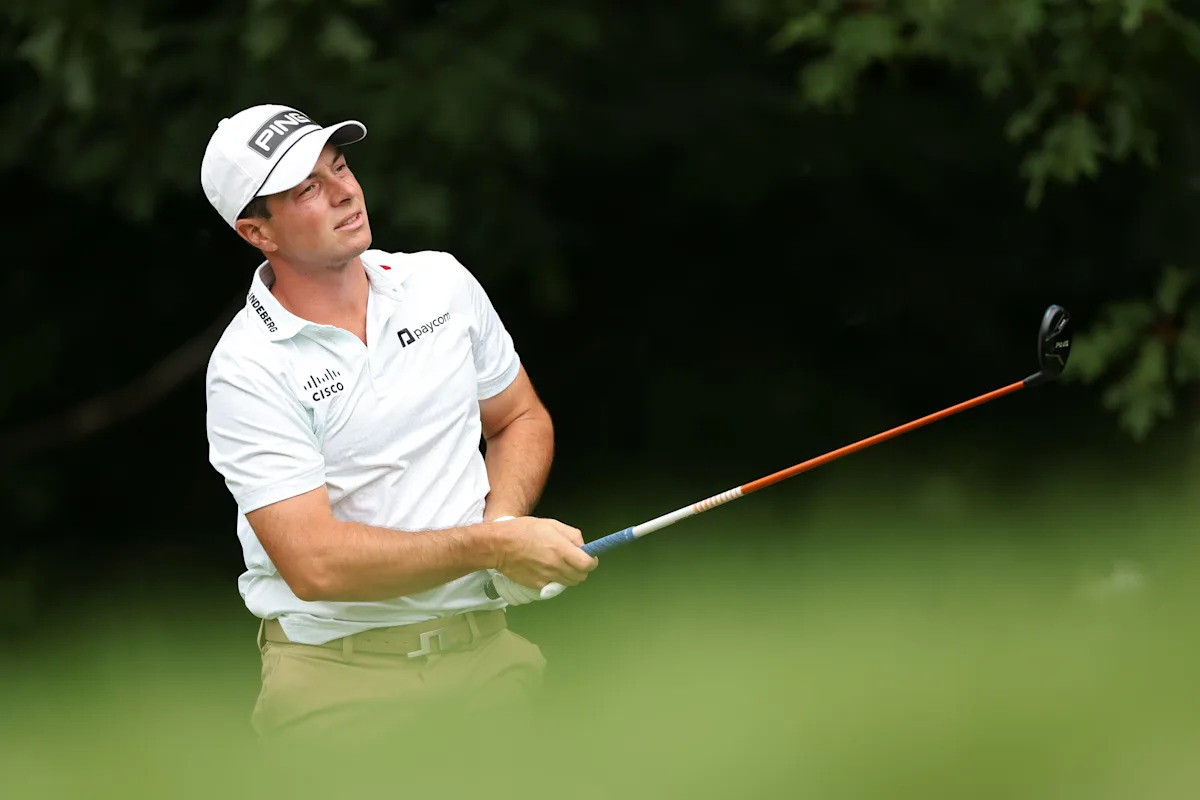 Viktor Hovland catches Scottie Scheffler late Saturday to take lead at the Travelers