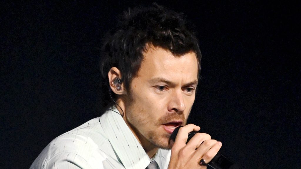 Harry Styles’ Collapse on Stage Caused by Choking, Not Heatwave