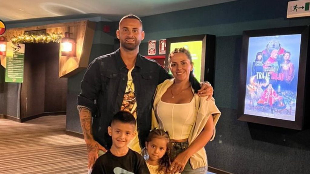 Soccer Star’s Wife, Two Kids Found Dead After Venezuela Earthquakes