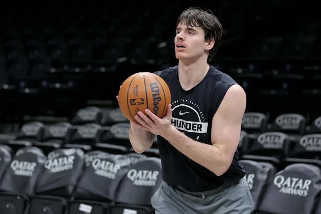 Report: OKC Thunder make roster decision on Brooks Barnhizer