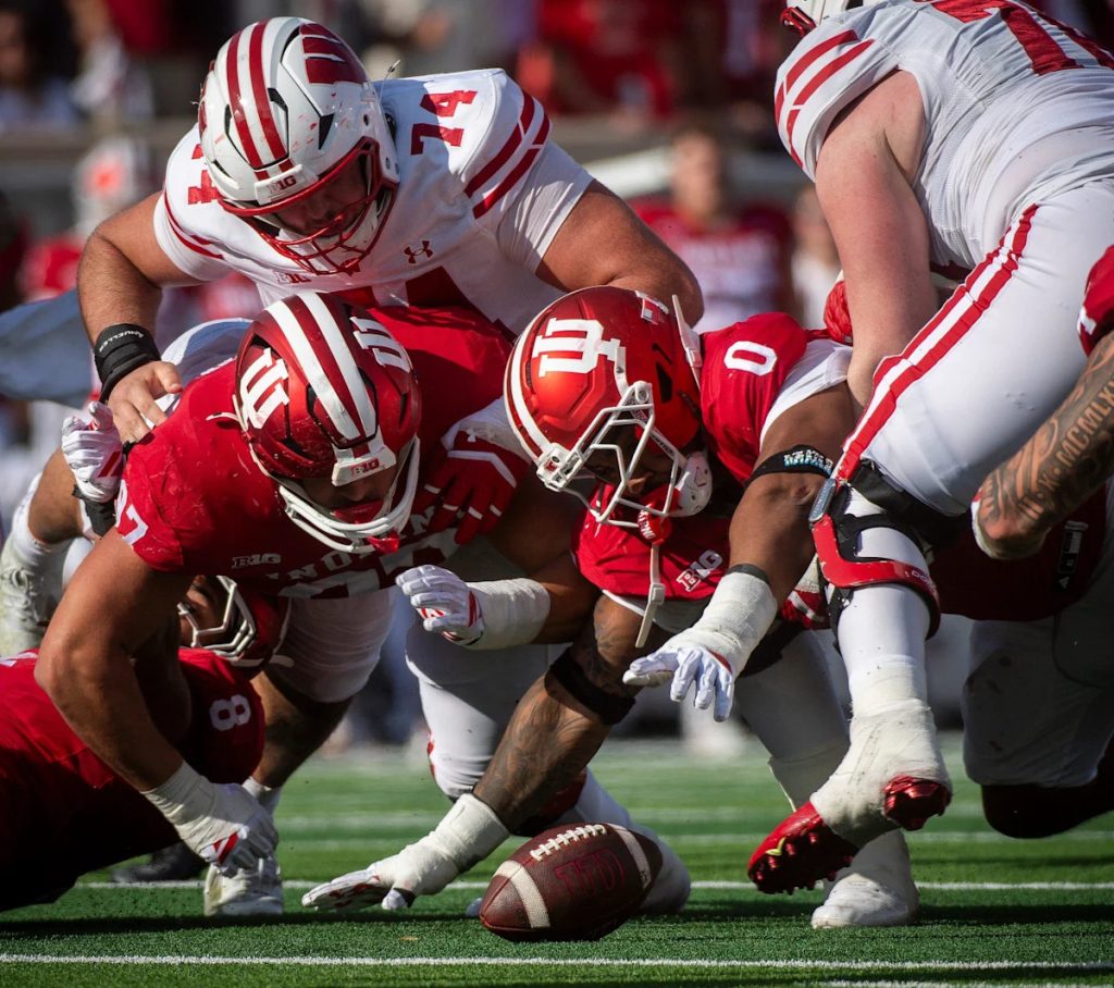 Badgers top commit goes viral after highlight reel play