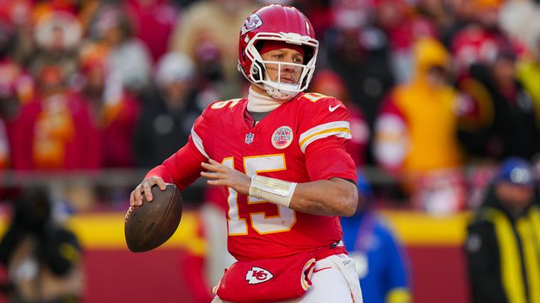 Chiefs Tabbed As Potential Landing Spot For Patriots Pass Catcher In Trade