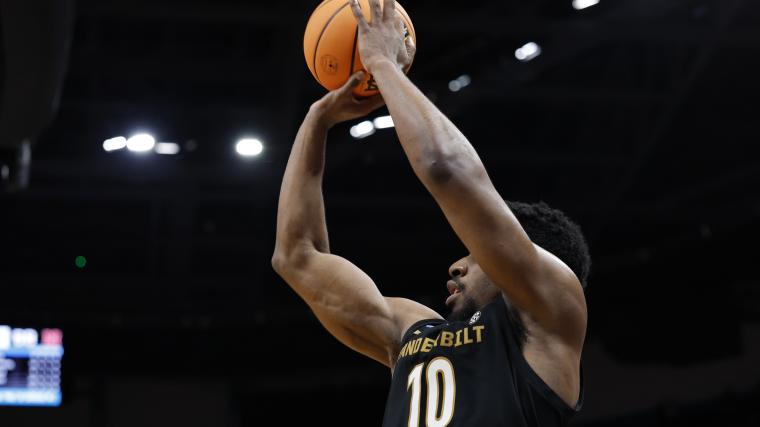 Lakers sign undrafted free agent who averaged 0.5 PPG in first college season at Cornell
