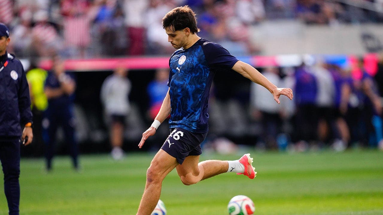 USMNT takes early lead vs Paraguay on Bobadilla own goal at World Cup