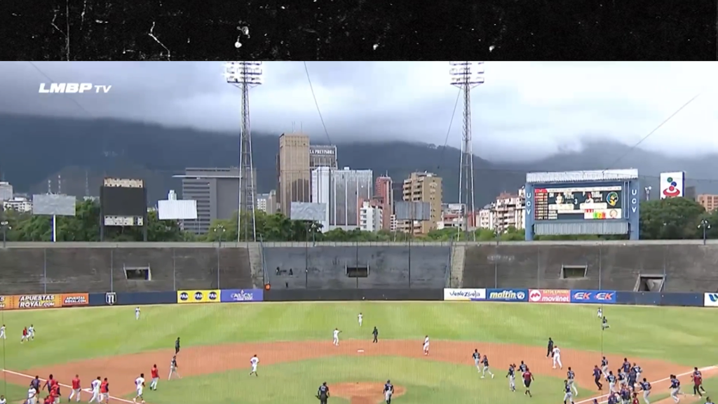 Venezuela Earthquake Shakes Baseball Stadium, Sends Players Running, on Video