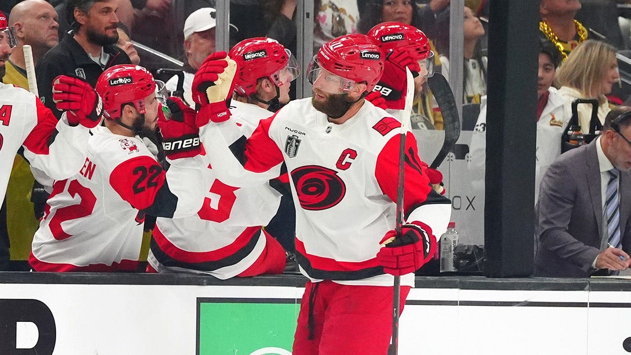 Jordan Staal scores twice as Hurricanes beat Golden Knights in Game 4