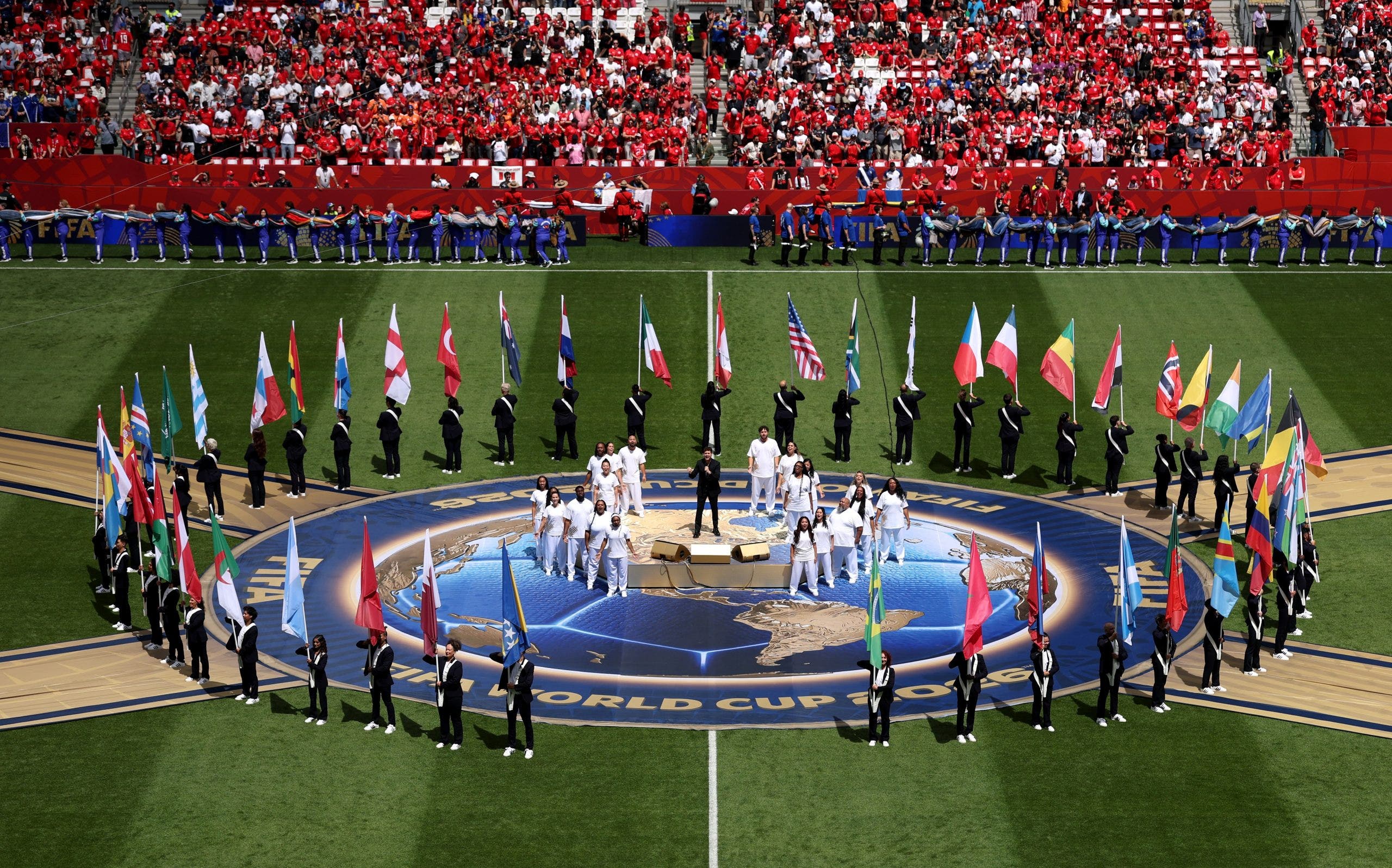 Canadian soccer fans boo U.S. flag as Canada stumbles against Bosnia and Herzegovina